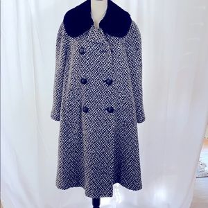Vintage Dereta London Coat-size large